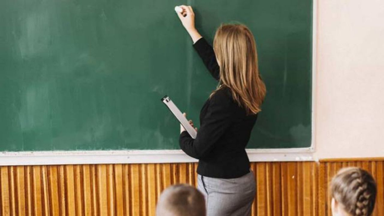 MEB binlerce öğretmenin beklediği haberi duyurdu! Alım yapılacak branşlar belli oldu 2