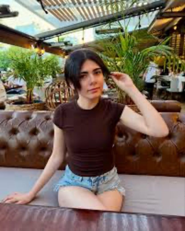 Kayıp ilanı 15 yaşındayken verilmişti: Zeynep Çağış bugün OnlyFans videolarında! Reşit olmadan çekilen görüntüler ve "Ramazan" iddiası gündemi sarstı 9