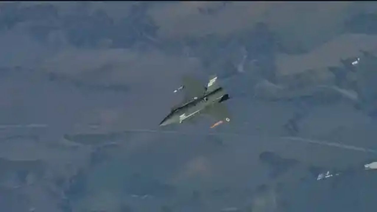 KIZILELMA’dan tarihi başarı! GÖKDOĞAN füzesiyle uçtu, MURAD radarıyla gördü 6