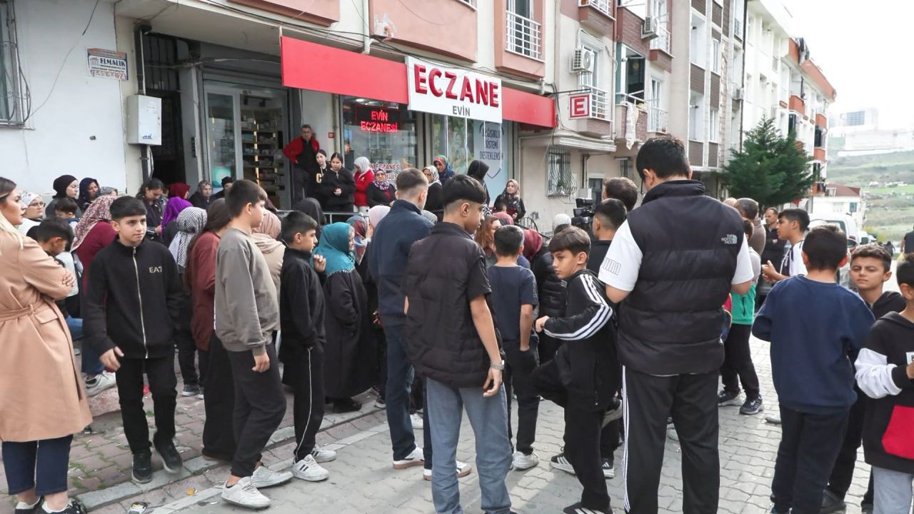 6 ay önce ablası vefat etmişti... Esenyurt'ta 13 yaşındaki Eren Yılgın evinde ölü bulundu! 'Yemek siparişi' detayı şoke etti... 1