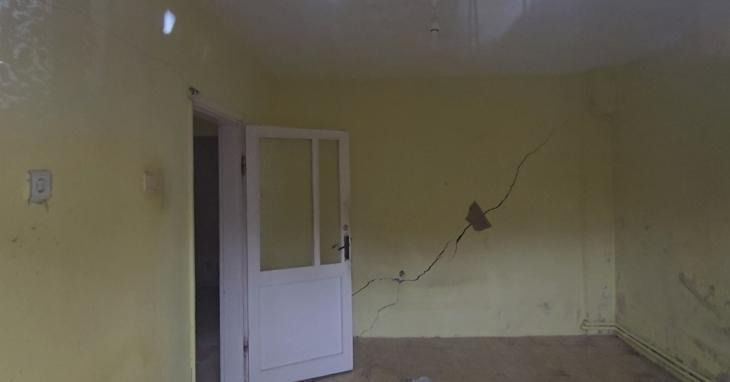 Beykoz'da korkunç görüntü İki binada aniden çatlaklar oluştu! Mahalle tahliye edildi 1