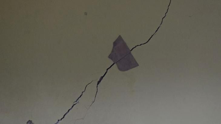 Beykoz'da korkunç görüntü İki binada aniden çatlaklar oluştu! Mahalle tahliye edildi 2