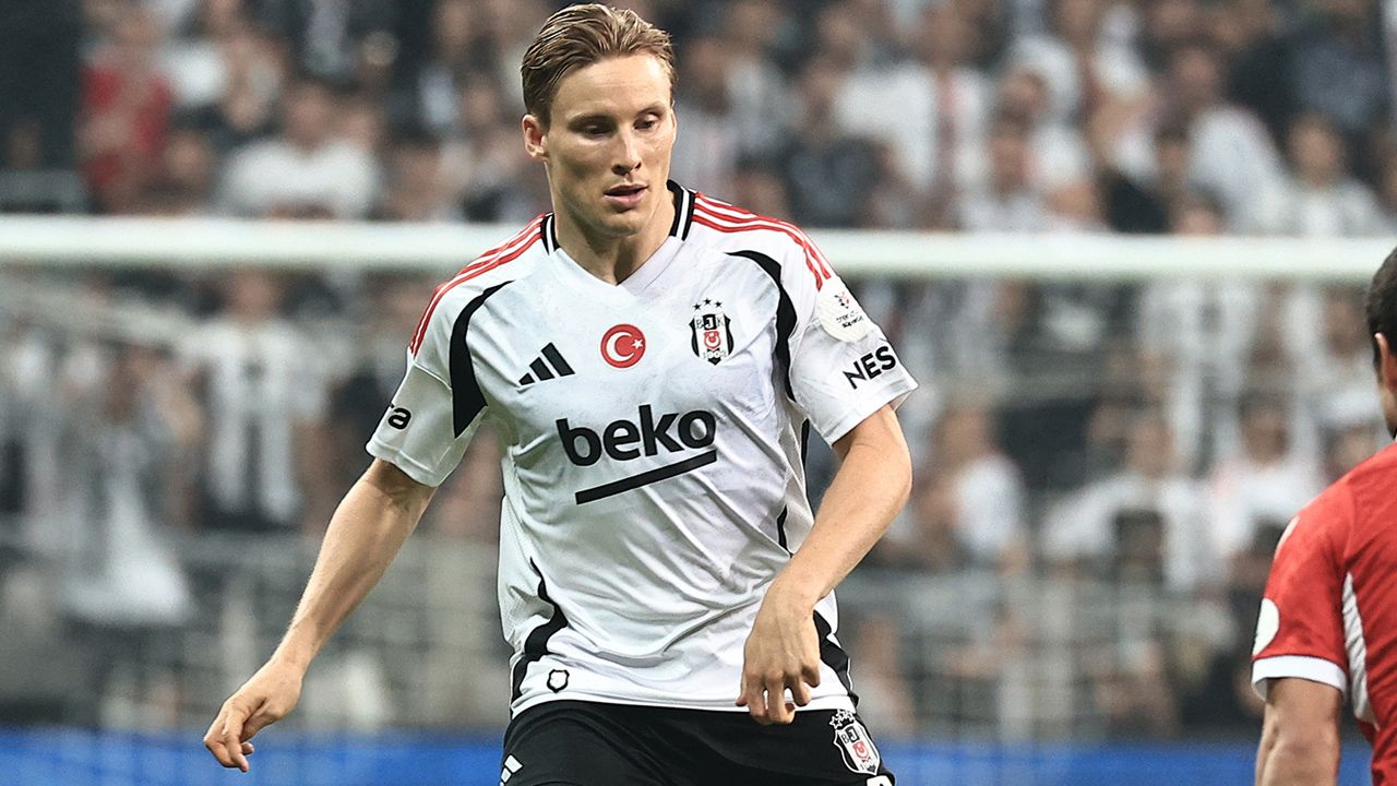 Sergen Yalçın ipleri eline aldı, 4 yıldızın biletini kesti! Beşiktaş'ta devre arasında büyük temizlik 4