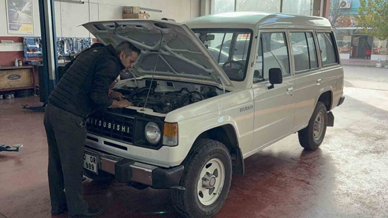 Oğlu satın aldı! “Efsane Vali”nin makam aracı 45 yıl sonra evine geri döndü 1