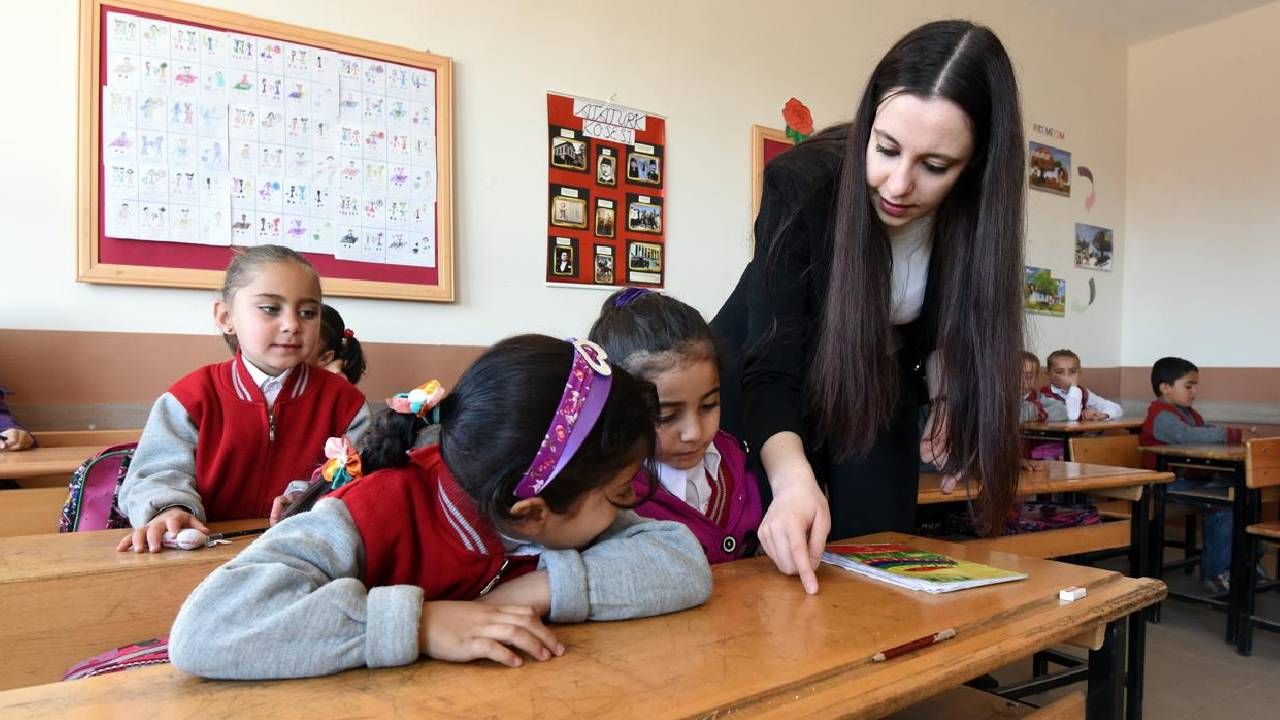 Binlerce öğretmen tek yürek! 15 bin öğretmen ataması yarın! Kontenjanlar ve branşlar açıklandı 1