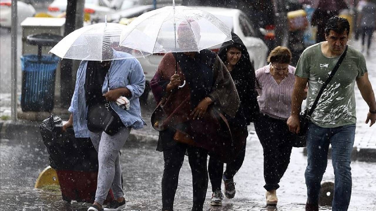 Türkiye haftaya sağanakla başladı: Meteoroloji'den kuvvetli yağış uyarısı 5