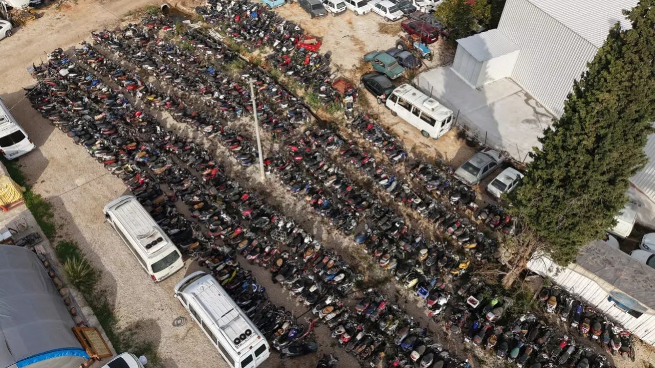 Lamborghini, Porsche, Ferrari! Milyonluk araçlar çürümeye terk edildi 4
