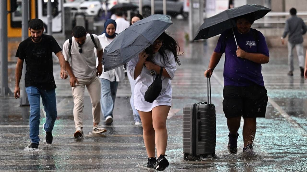 Kış bastırdı! Meteoroloji alarm verdi: Yağışlar 11 ili vuracak 2
