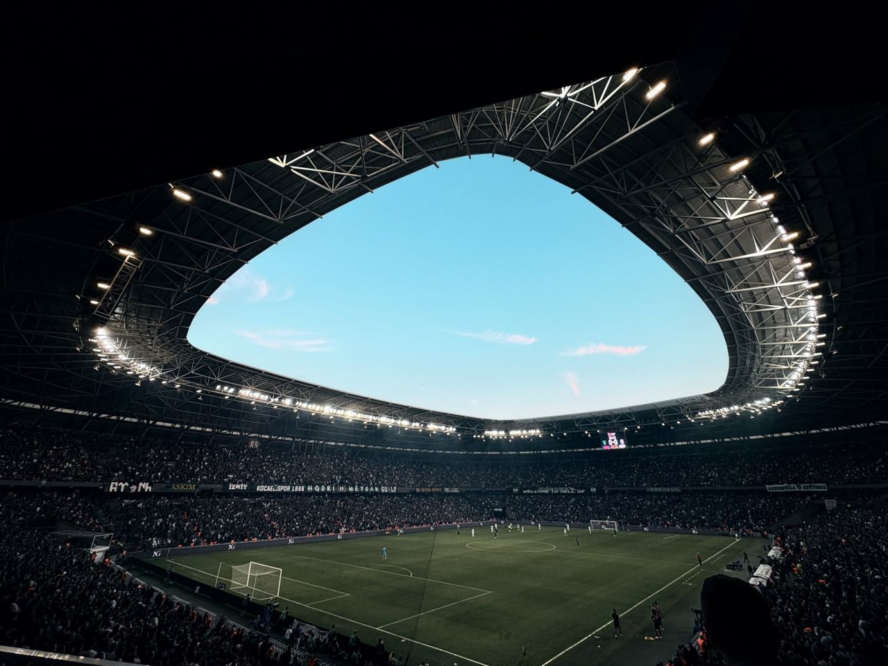 Süper Lig'de haftanın 11'i açıklandı: Fenerbahçe ve Trabzonspor damga vurdu 3