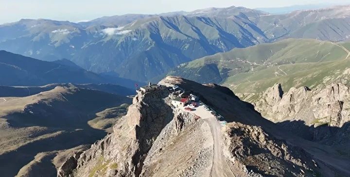 Kırklar Dağı’nda tarihî mescit alevlere dayanamadı... Manevi merkez bir gecede yok oldu! 2