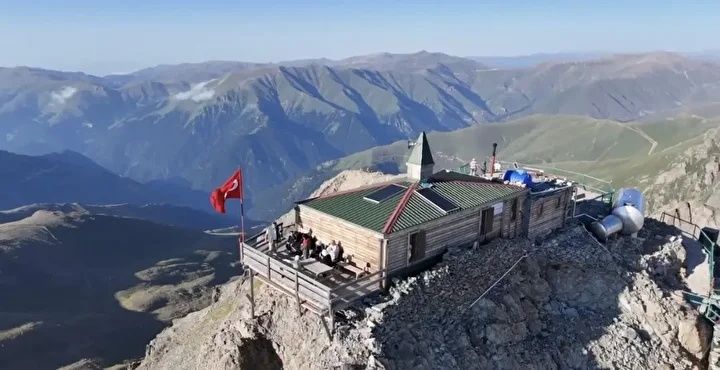 Kırklar Dağı’nda tarihî mescit alevlere dayanamadı... Manevi merkez bir gecede yok oldu! 6
