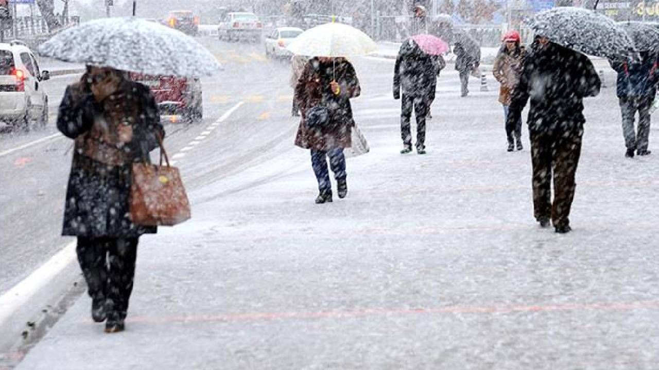 İstanbul bembeyaz olacak! Meteorolojiden kritik uyarı geldi: Kar takvimi açıklandı 4