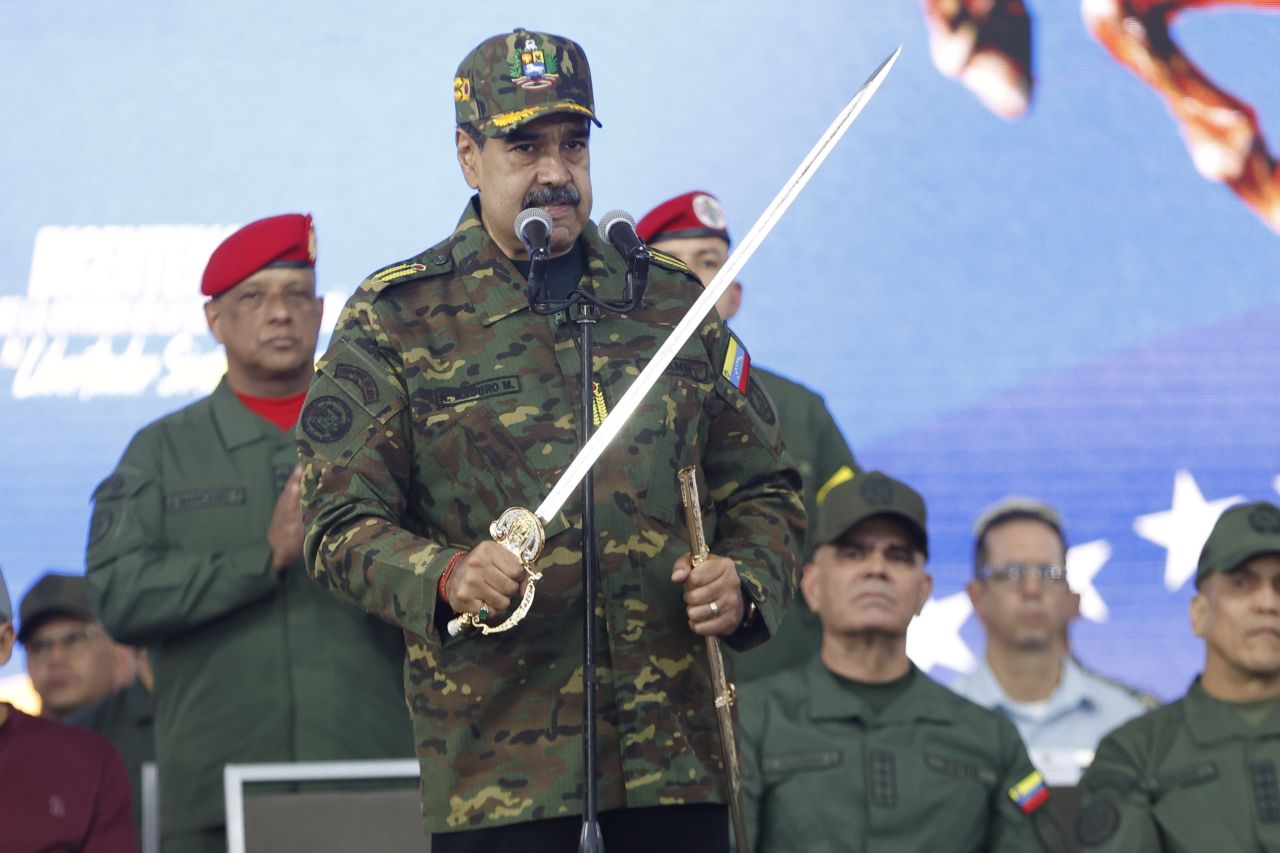 Maduro'nun sonu Saddam gibi mi olacak? Maduro Trump’a kılıç çekti! Bolivar’ın 200 yıllık kılıcıyla verilen mesaj dünyanın gündeminde 3