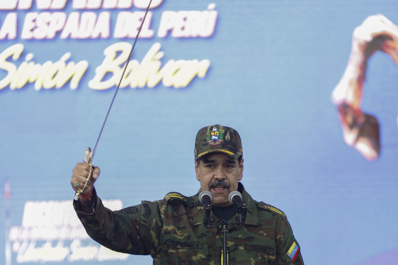 Maduro'nun sonu Saddam gibi mi olacak? Maduro Trump’a kılıç çekti! Bolivar’ın 200 yıllık kılıcıyla verilen mesaj dünyanın gündeminde 5