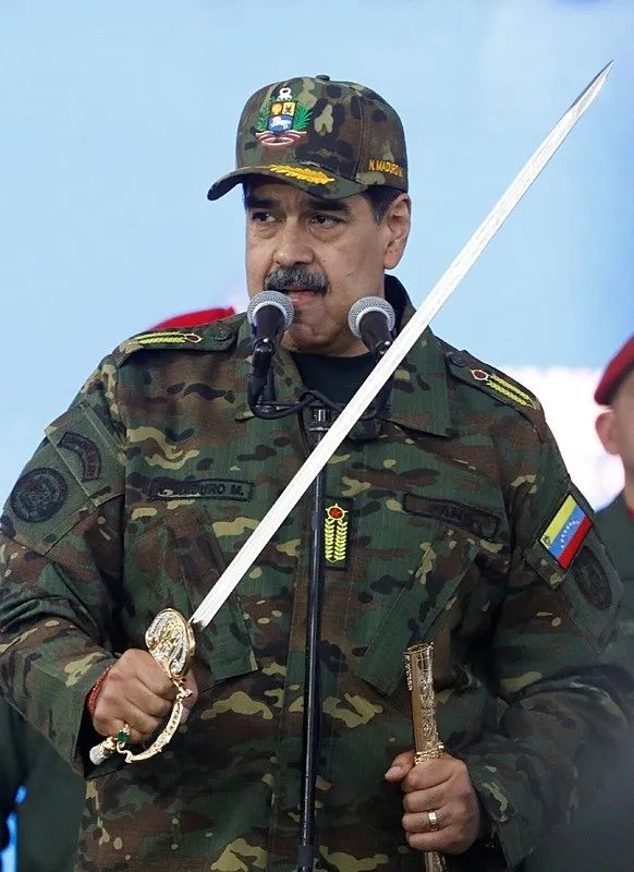 Maduro'nun sonu Saddam gibi mi olacak? Maduro Trump’a kılıç çekti! Bolivar’ın 200 yıllık kılıcıyla verilen mesaj dünyanın gündeminde 7