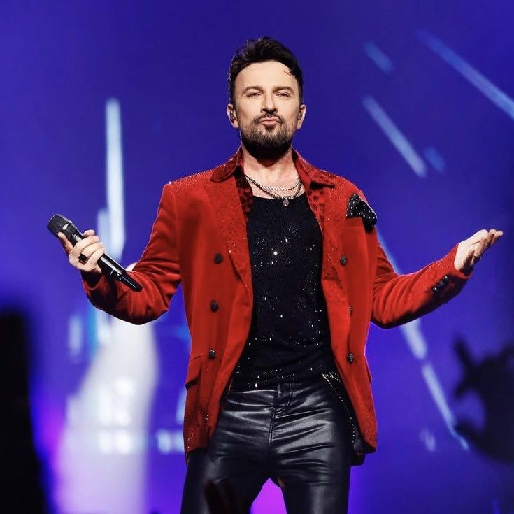Tarkan, kulis istekleriyle mütevazılığını gözler önüne serdi 2