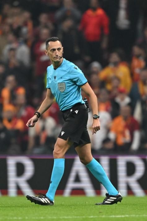 "İspanyol hakemlerin Türk futboluna karşı bir hainliği var! Belki de Atletico maçını düşünerek yaptı" Galatasaray maçı hakemi hakkında şok sözler 3