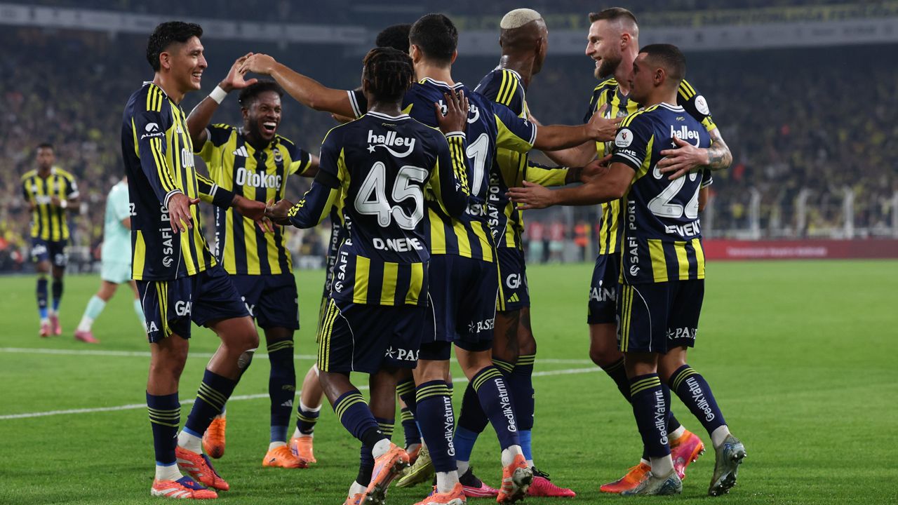 Fenerbahçe'nin Ferencvaros maçı ilk 11'i belli oldu! Domenico Tedesco'dan sürpriz karar: Bu sezon bir ilk 2