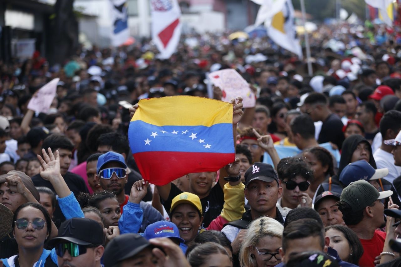 Bölgede tansiyon yükseliyor! Venezuela Türk Hava Yolları'nın da içinde bulunduğu 6 hava yolu şirketinin izinlerini iptal etti 4