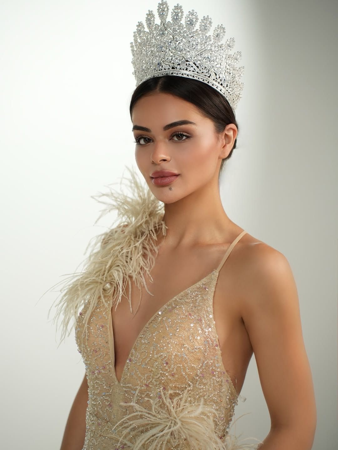 Miss International 2025 sonuçları belli oldu! Kolombiyalı güzel Catalina Duque tacı giymeye hak kazandı! Türkiye temsilcisi Ayşe Sena Şeref, dereceye giremedi 3