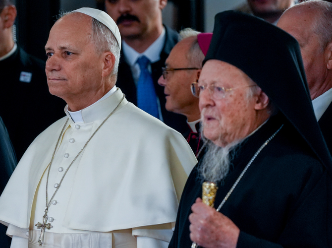 Papa'nın Türkiye temasları sürüyor! 14. Leo'nun ilk durağı Sultanahmet Camisi oldu! Ardından Mor Ephrem Süryani Ortodoks Kilisesi ve Fener Rum Patrikhanesi'ni ziyaret etti 5
