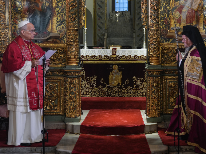 Papa'nın Türkiye temasları sürüyor! 14. Leo'nun ilk durağı Sultanahmet Camisi oldu! Ardından Mor Ephrem Süryani Ortodoks Kilisesi ve Fener Rum Patrikhanesi'ni ziyaret etti 7