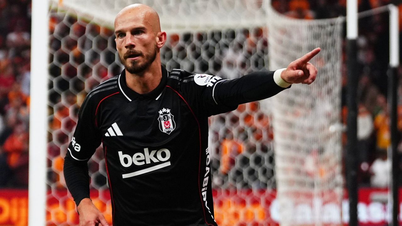 Beşiktaş'ın Fatih Karagümrük maçı ilk 11'i belli oldu! Sergen Yalçın ipleri kopardı, Abraham kadroda yok 15