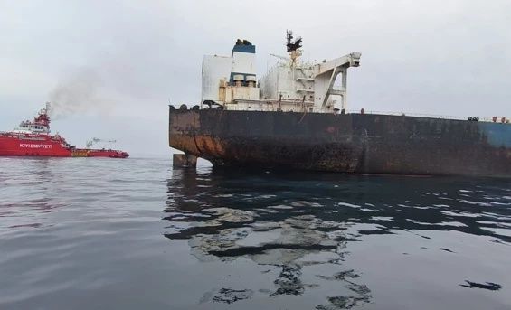Karadeniz’de dehşet! KAIROS gemisindeki facia kontrol altına alındı: Patlamanın ardından geriye kala kala kömürleşmiş bir gövde kaldı! 3