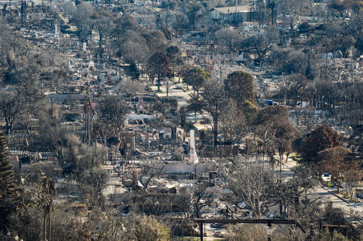 Los Angeles'taki 2.5 milyon dolarlık villası küle dönen Kenan Doğulu isyan etti! Sigorta belirsizliği canını sıkıyor! ''Süreç çok ağır işliyor'' 2