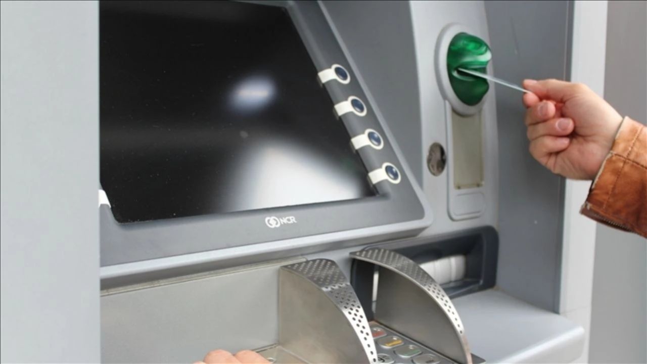 1 Ocak'tan itibaren başlıyor! ATM'ye kartını takan bu yazıyla karşılaşabilir 4