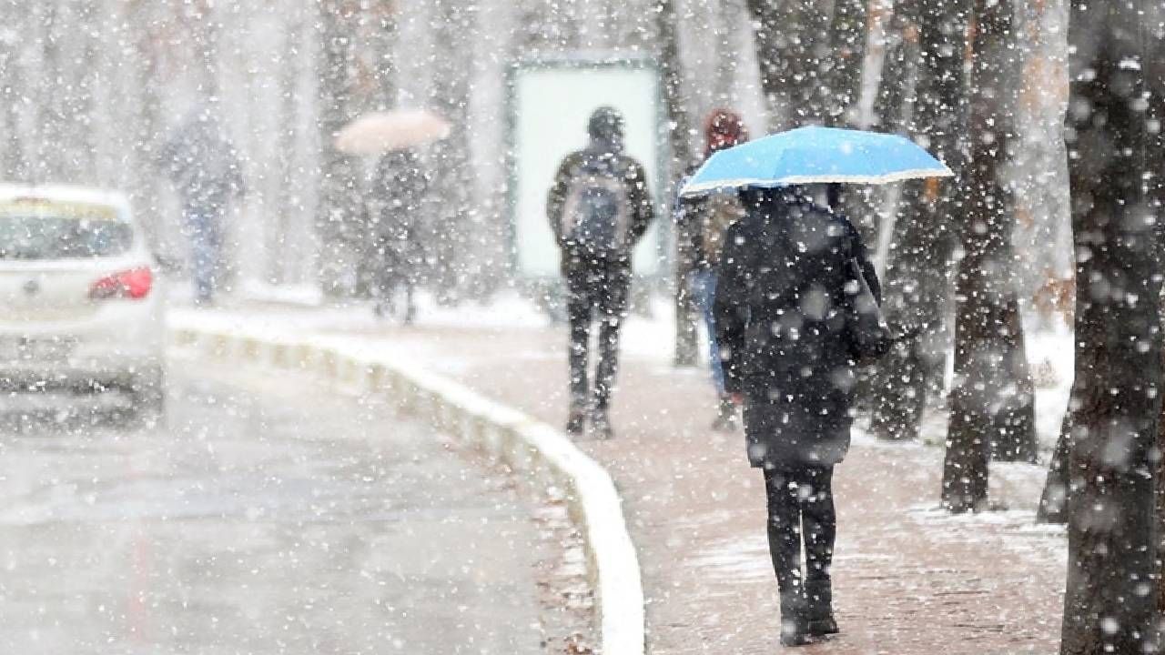 Türkiye soğuyacak! Hava sıcaklığı 4 derece düşüyor: Kar ve sağanak alarmı 7