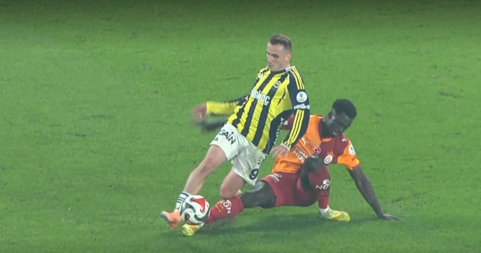Yasin Kol'dan derbide skandal yönetim! "Galatasaray'ı resmen doğramış! Skriniar atılmalıydı" İşte pozisyon pozisyon yorumlar... 9
