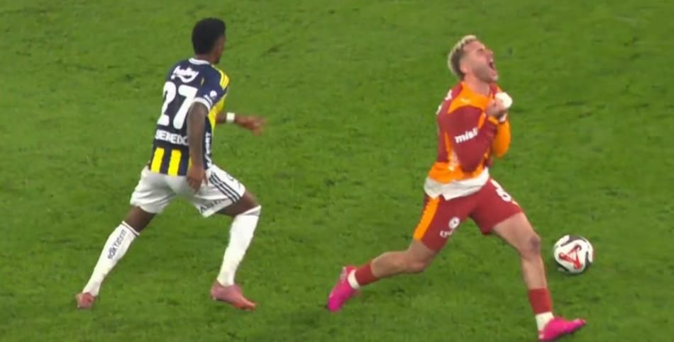 Yasin Kol'dan derbide skandal yönetim! "Galatasaray'ı resmen doğramış! Skriniar atılmalıydı" İşte pozisyon pozisyon yorumlar... 26