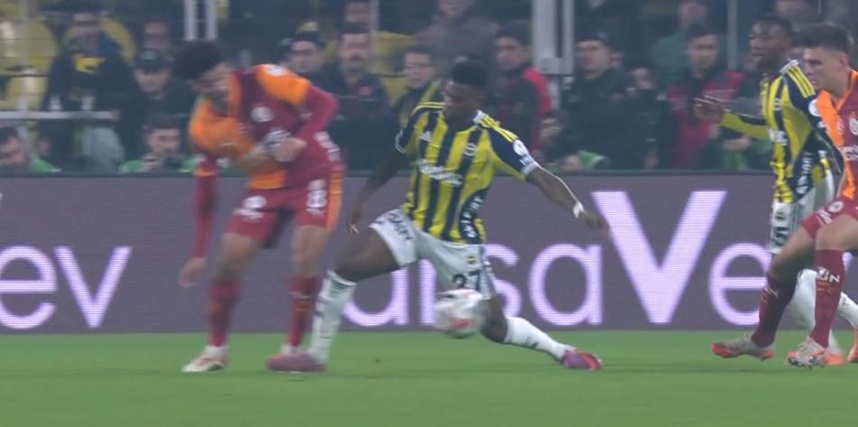 Yasin Kol'dan derbide skandal yönetim! "Galatasaray'ı resmen doğramış! Skriniar atılmalıydı" İşte pozisyon pozisyon yorumlar... 8