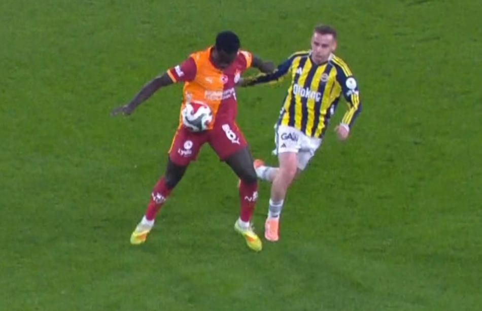 Yasin Kol'dan derbide skandal yönetim! "Galatasaray'ı resmen doğramış! Skriniar atılmalıydı" İşte pozisyon pozisyon yorumlar... 5