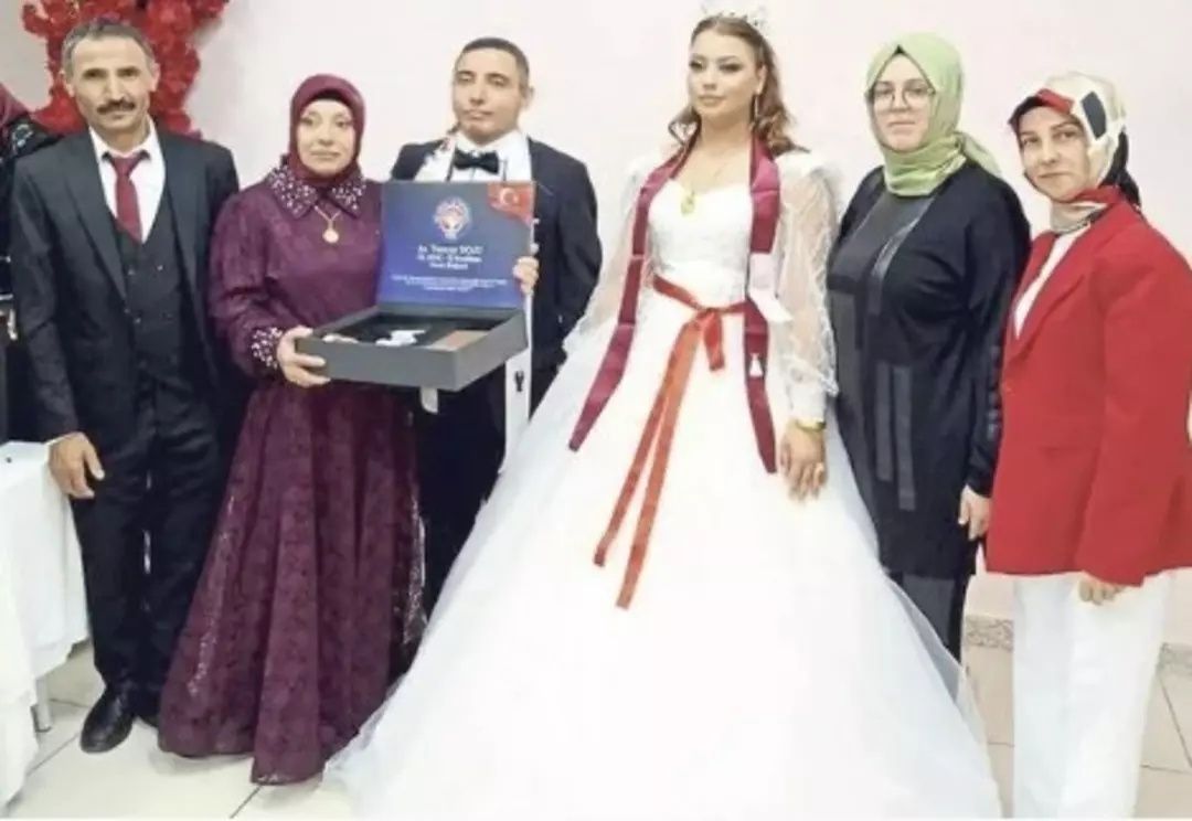Cezayirli gelin altınları toplayıp kayboldu! Baba Ramazan Gümüşsoy gururuna yediremeyip intihar etti... 6