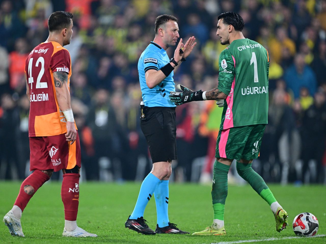 Dursun Özbek'ten İbrahim Hacıosmanoğlu'na derbi sonrası baskın! Detaylar ortaya çıktı: "Yasin Kol düdük asacak" 4