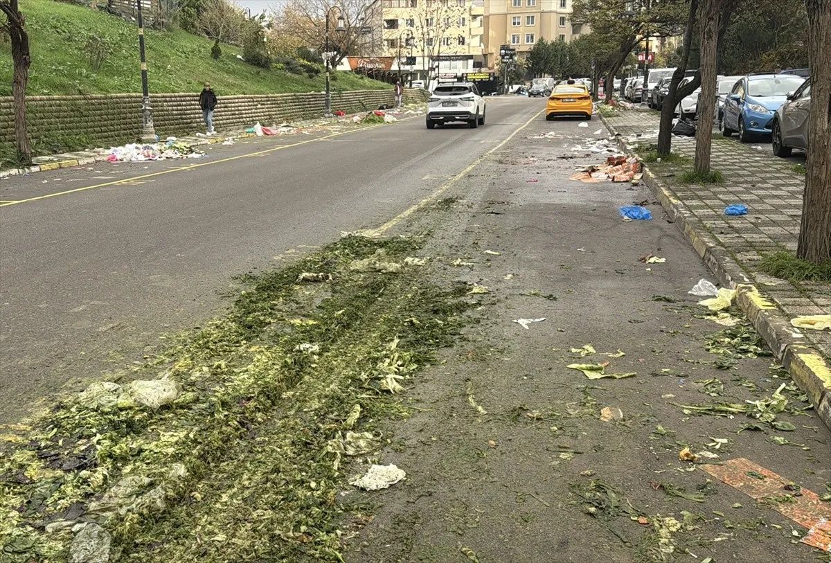 Maltepe’de çöp krizi büyüyor: İşçiler iş bıraktı, sokaklar çöp dağlarıyla kaplandı 10