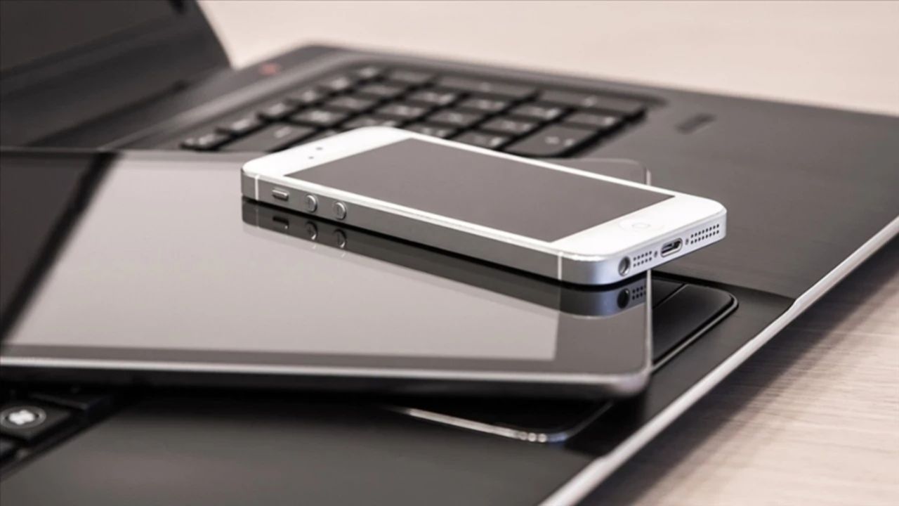 Teklif Meclis'e sunuldu! Üniversite öğrencilerine vergisiz telefon ve bilgisayar yolda 3