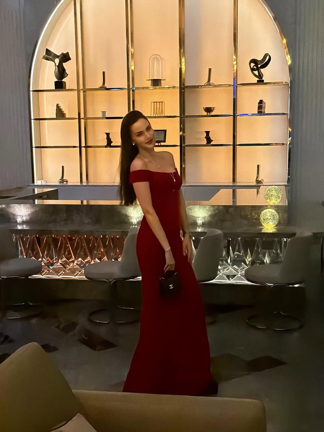 Fahriye Evcen'in photoshop faciası! Dozu fazla kaçırınca eline yüzüne bulaştırdı 4