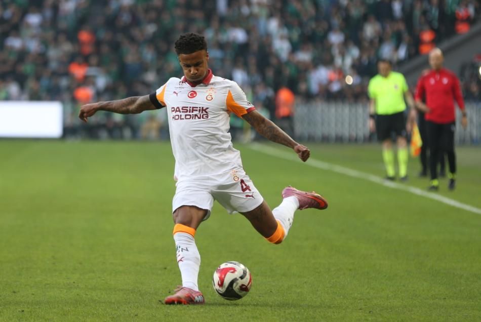 Okan Buruk'un sabrı taştı: Galatasaray'da bir ismin daha bileti kesildi! Kaçırdığı maç oynadığı maça yakın 6