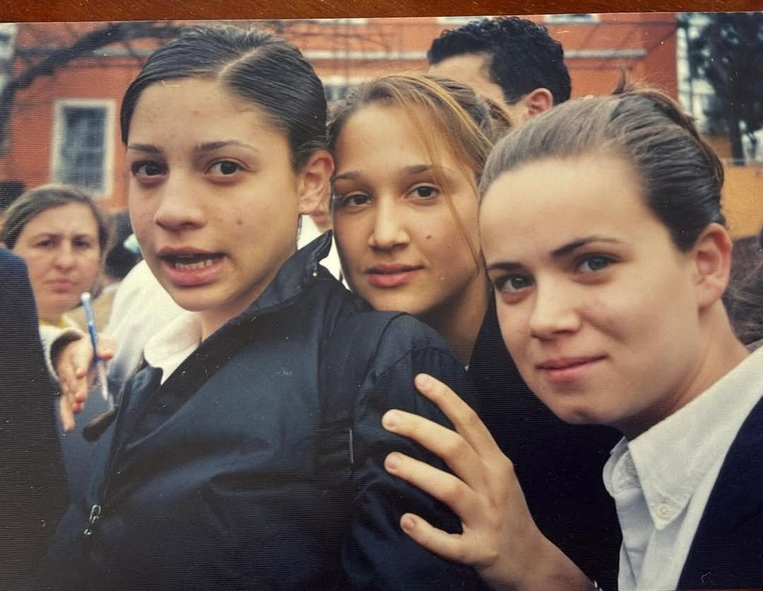 Sosyal medya bu paylaşımı konuşuyor! Gupse Özay lise yıllarından nostaljik fotoğraf paylaştı! Yorumlar gecikmedi 2