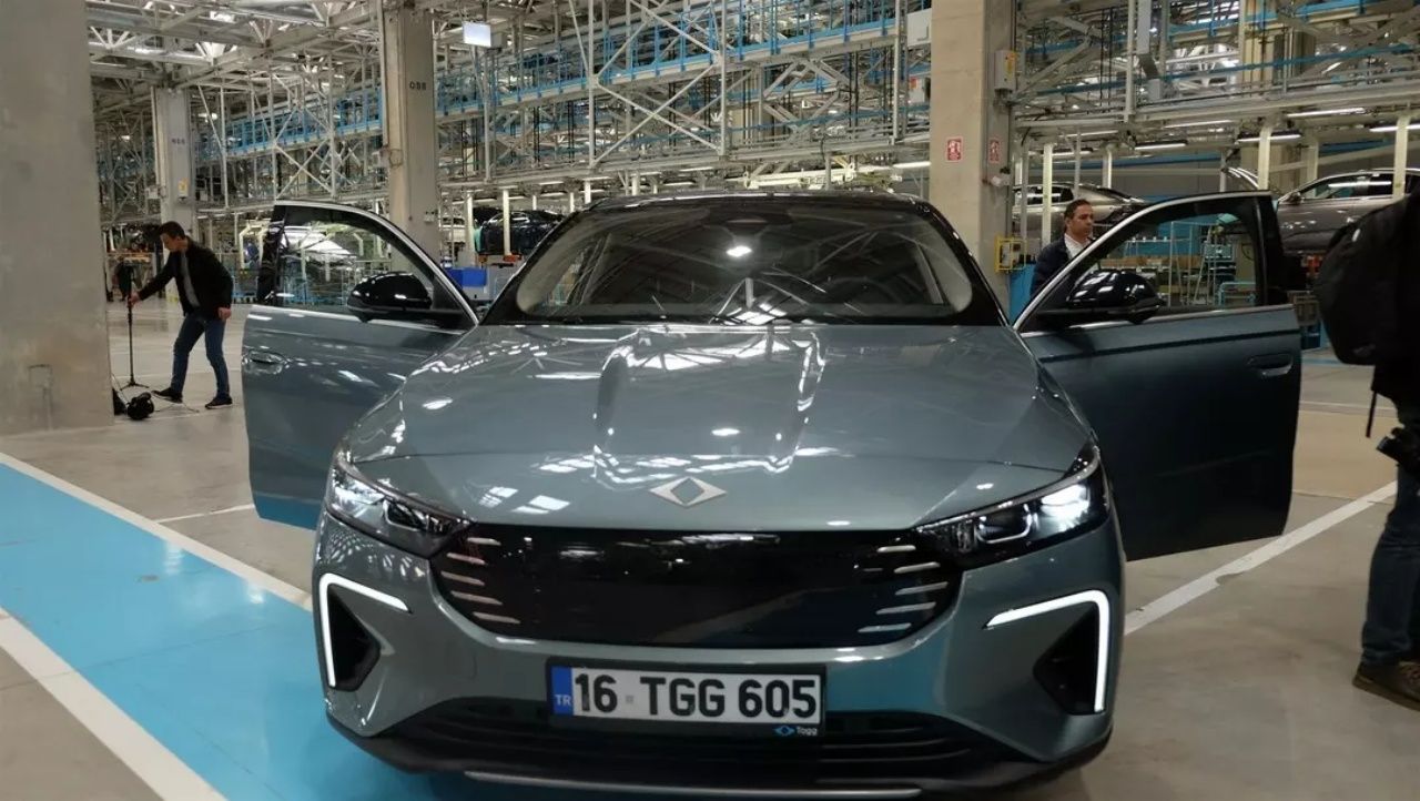 Togg'un yeni modeli üretim bandında görüntülendi! 0 Faizli 1 Milyon TL kredi kampanyası başladı 10