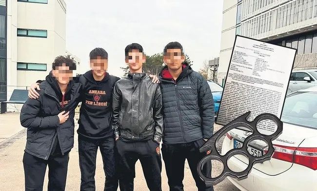 İstanbul Erkek Lisesi’nde akran zorbalığı dehşeti: Yatakhane basıldı, 9. sınıflara sinema odasında işkence!  Muşta ve bıçakla tehdit edilip ağır darp edildiler... 4