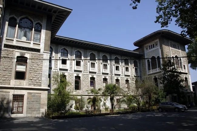 İstanbul Erkek Lisesi’nde akran zorbalığı dehşeti: Yatakhane basıldı, 9. sınıflara sinema odasında işkence!  Muşta ve bıçakla tehdit edilip ağır darp edildiler... 1
