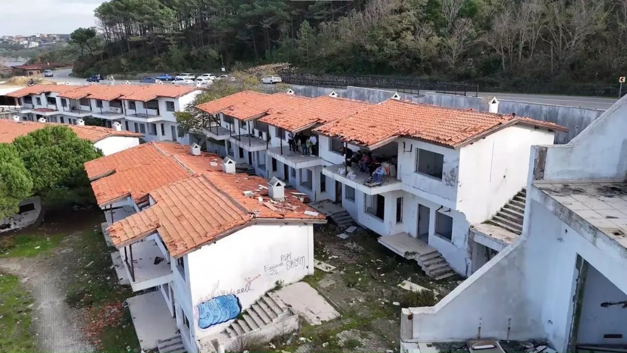 Milyon dolarlık otel harabeye döndü! Ünlü otel tinercilerin meskeni oldu 1