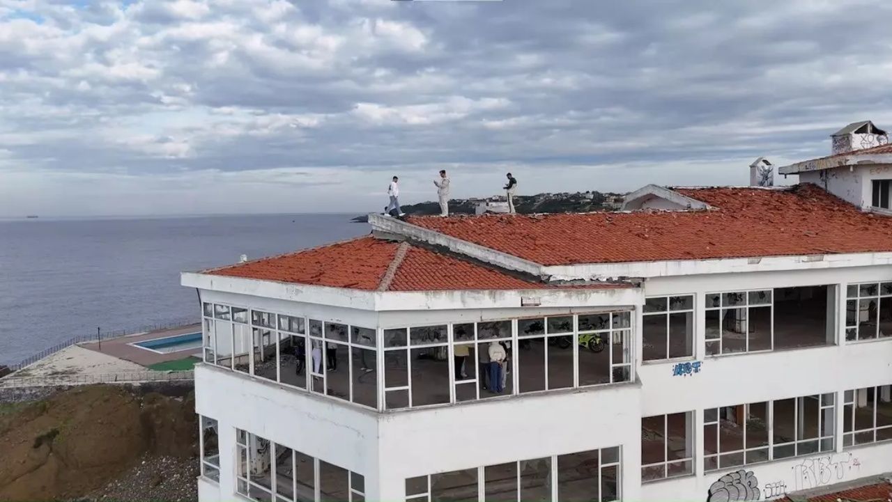 Milyon dolarlık otel harabeye döndü! Ünlü otel tinercilerin meskeni oldu 4