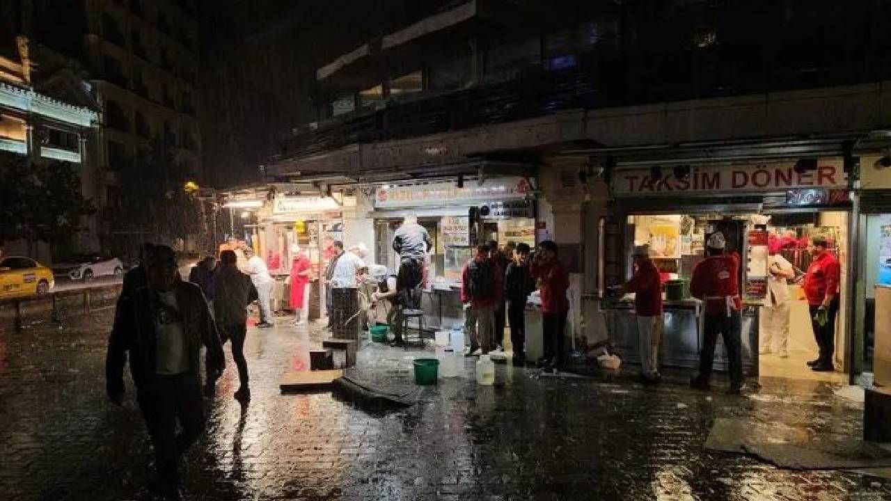 İBB sınıfta kaldı: İstanbul’da sağanak alarmı: Evleri su bastı, caddeler nehre döndü 2