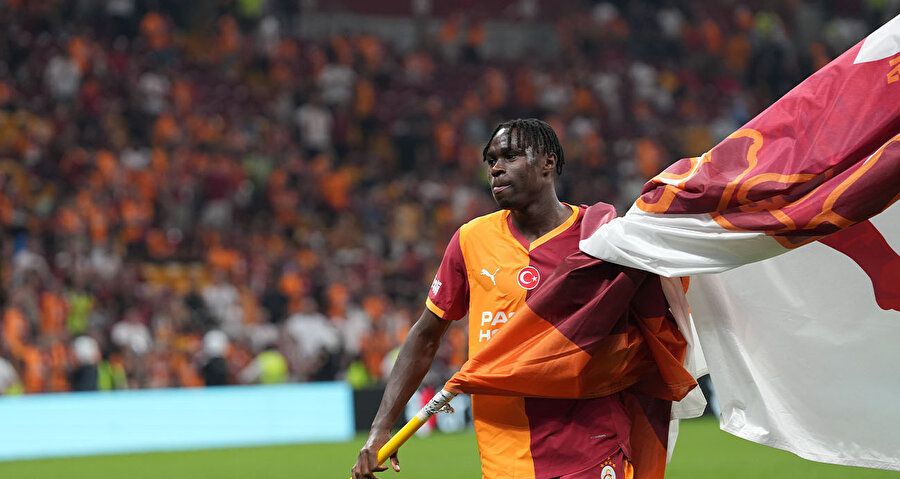 Galatasaray’da Şampiyonlar Ligi Öncesi Şok: Savunmanın Bel kemiği Dev Maçı Kaçırıyor! 4