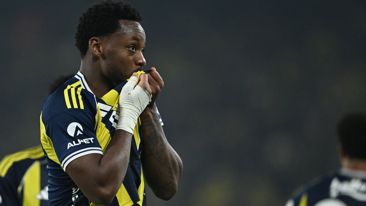 "Kerem Aktürkoğlu'nu G.Saray'da 2 futbolcu dövmüştü! Niye seni dövüyorlar da başkasını dövmüyorlar? Bakalım F.Bahçe'de dayak yiyecek mi?" 10